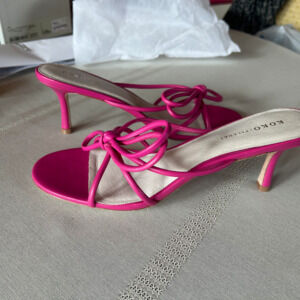 NWOB Koko + Polenki Barely There Strappy Bow Slides Heels in Pink. size 10.